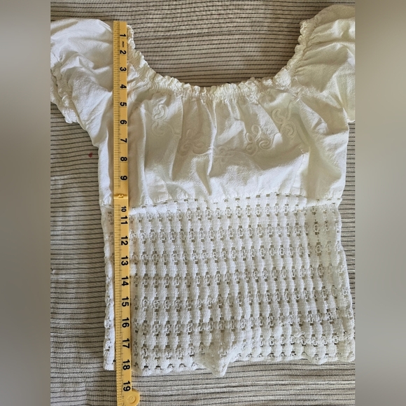 Lielle Broderie Milkmaid Blouse Sz M White Embroidered Sheer Smocked Peruvian - Picture 8 of 8